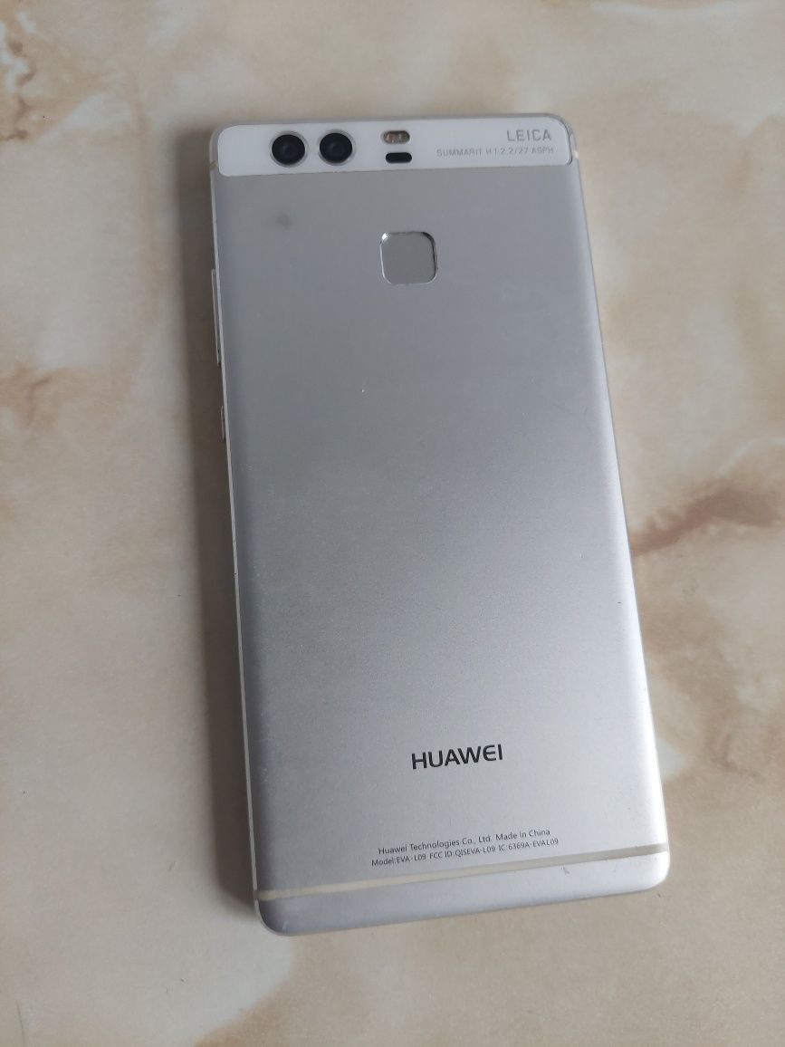 Vând Huawei P9 (normal, nu Lite) White / Alb fără probleme /poze reale