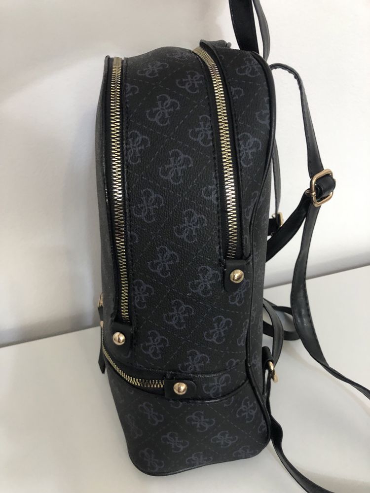 Ghiozdan Guess  calitate Premium
