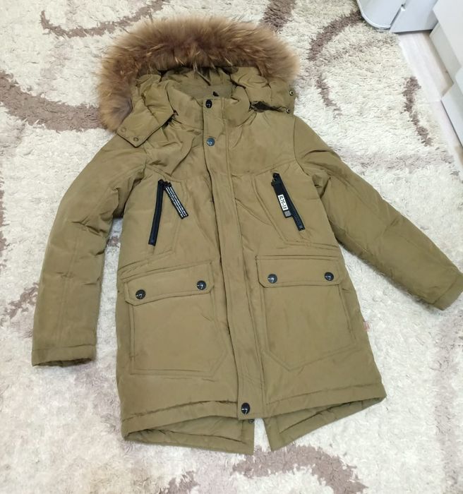 Продам зимний пуховик в отличном состоянии рост 134, возраст 6- 9 лет