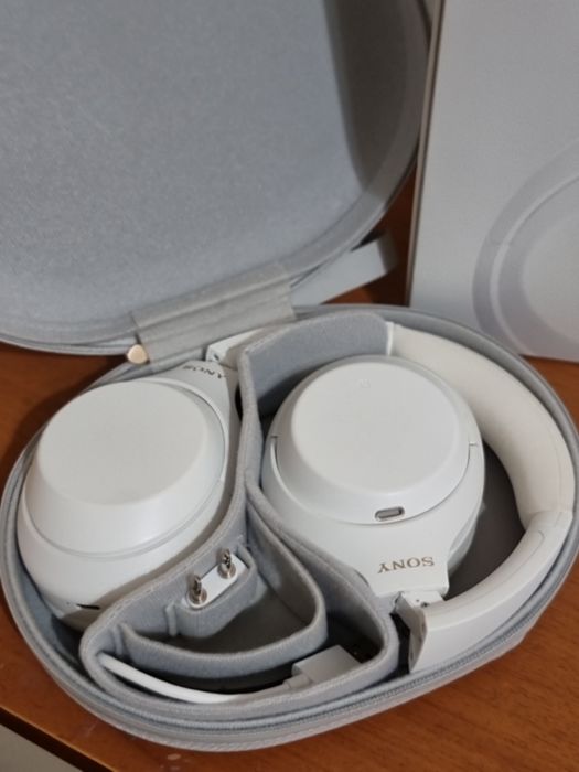 Sony WH-1000XM4 Limited Edition

WH-1000XM4