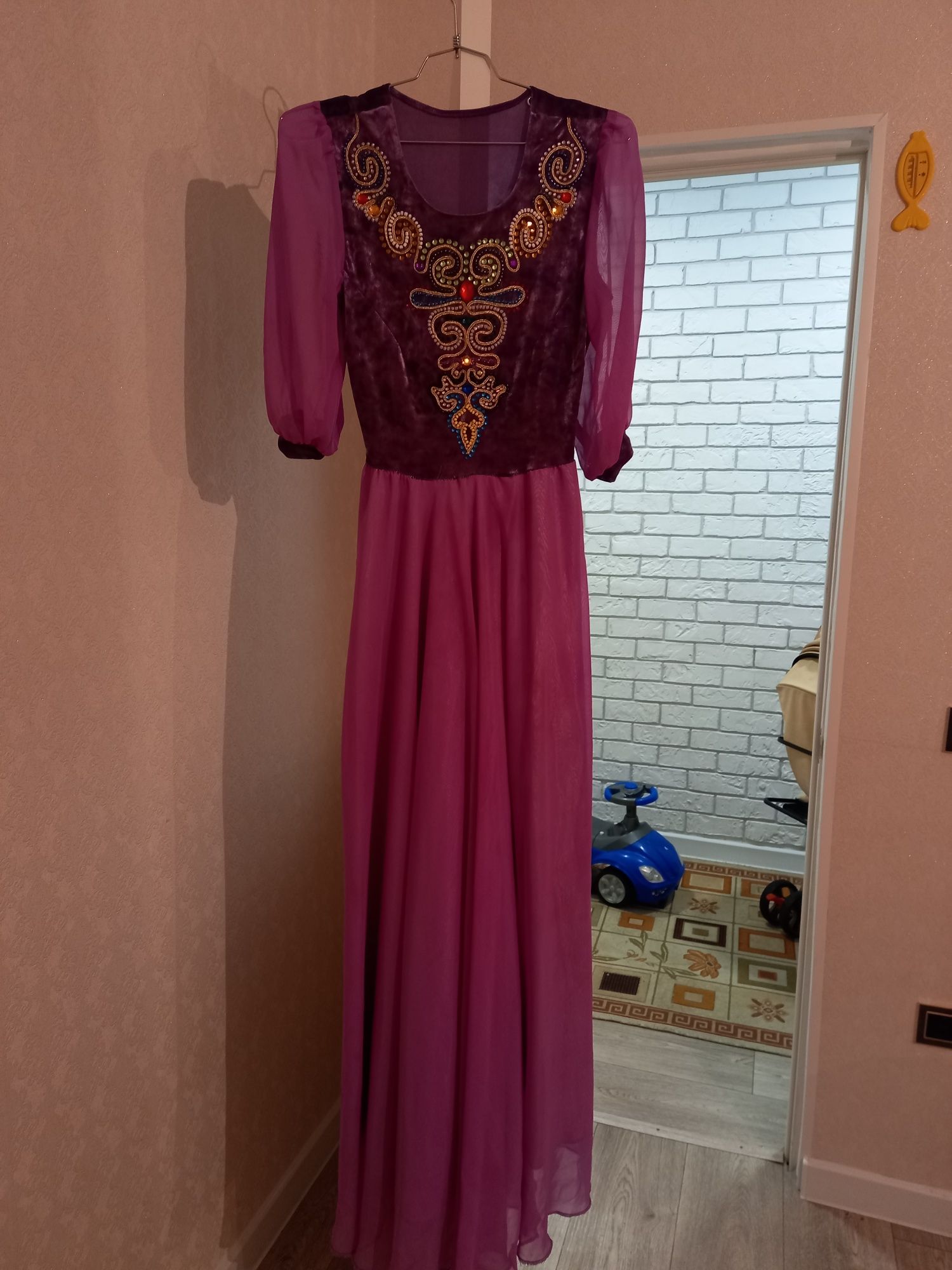 Женское казахское платье