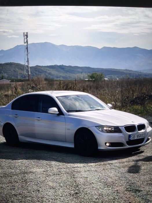 Vând sau schimb BMW an fabricație 2010