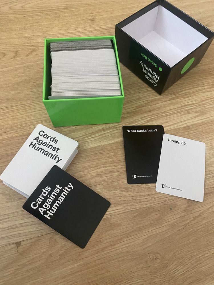 Cards againts hunanity - карти за игра