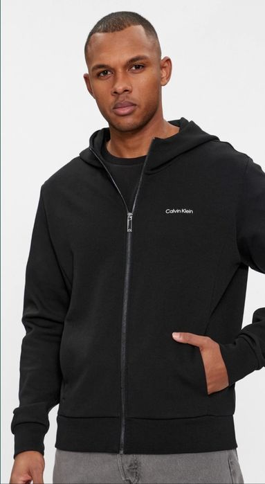 Calvin klein суичер чисто нов