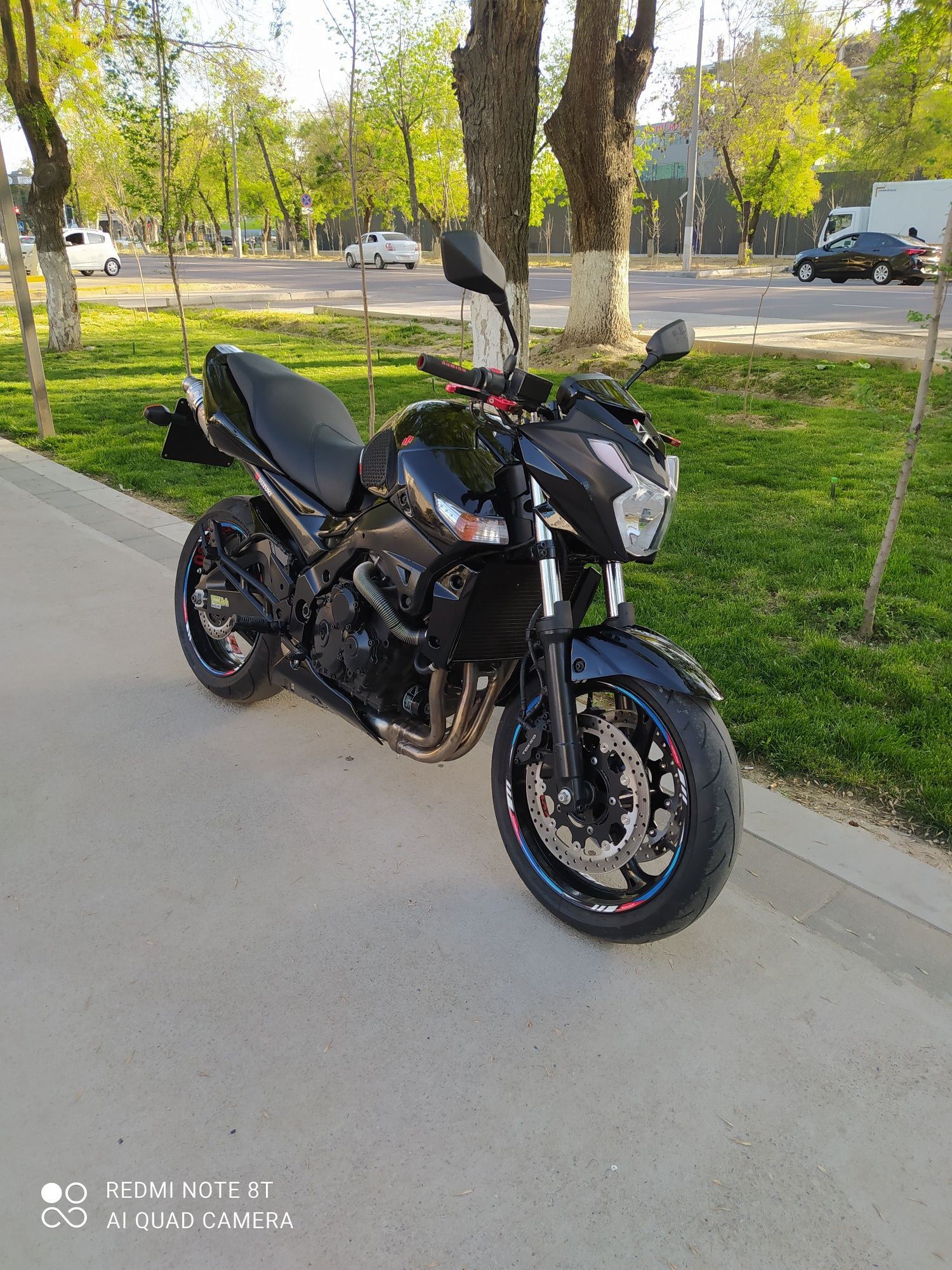 Продам SUZUKIi GSR-600