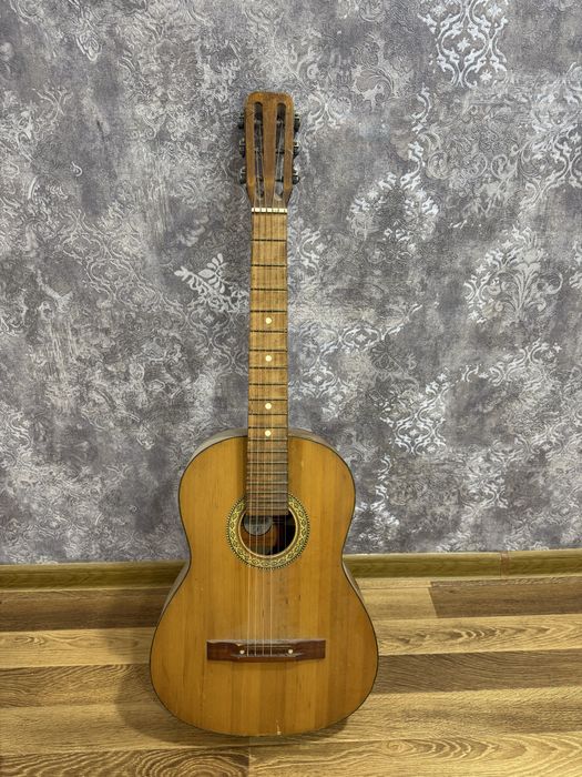 Гитара продается цена договорная