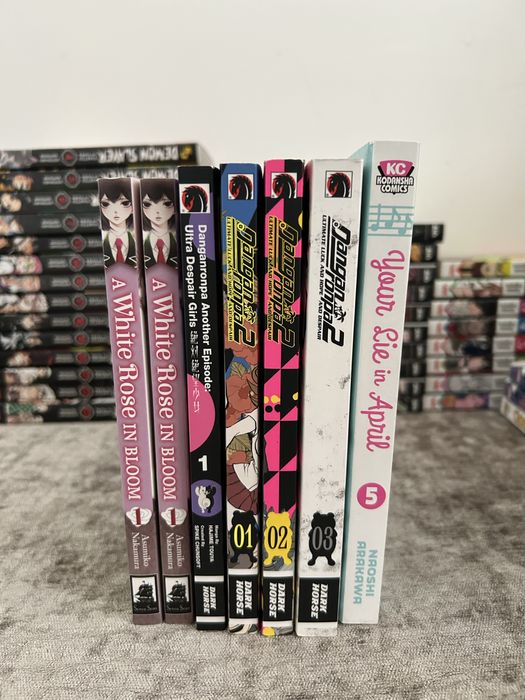 Carti manga demon slayer, chainsaw man, blue lock, etc