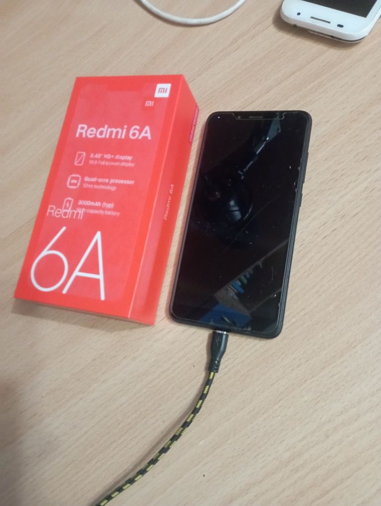 Телефон Redmi 6A