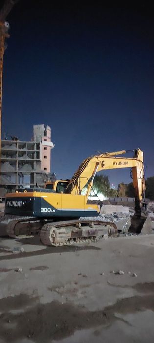 Хундай 300 гусеничный