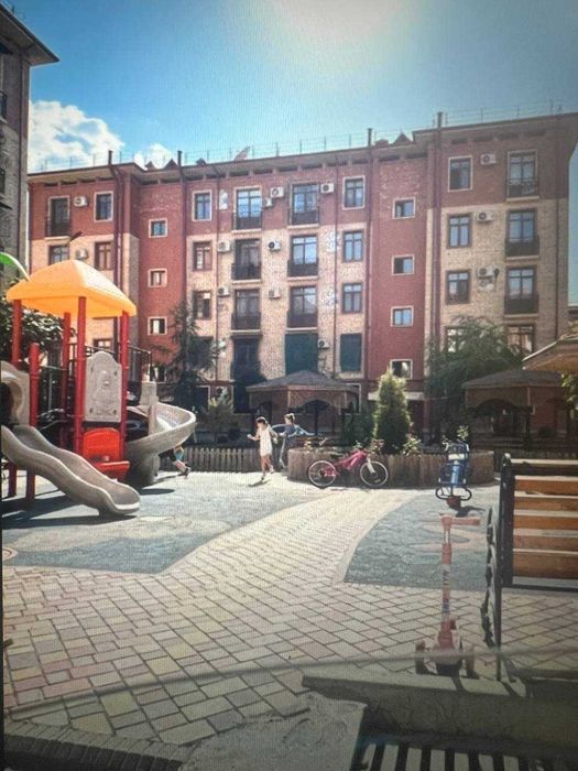 Golden House квартира 3 комнатная с ремонтом  за   (Паркентский Рынок)