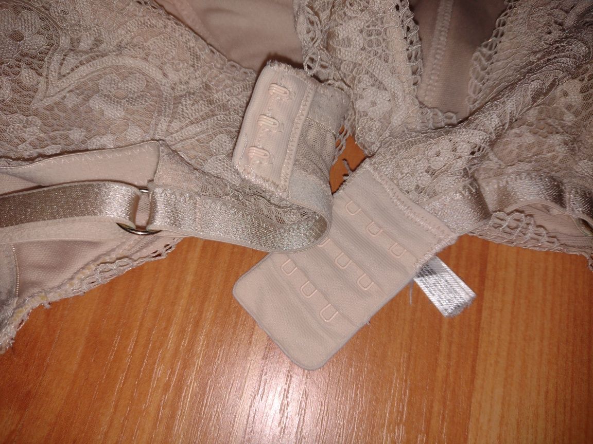 Сутиен 70Е телесен цвят