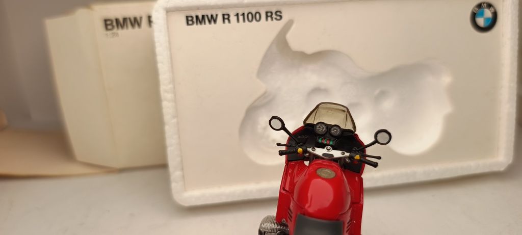 Machetă motocicleta BMW r1100rs 1/24 Minichamps