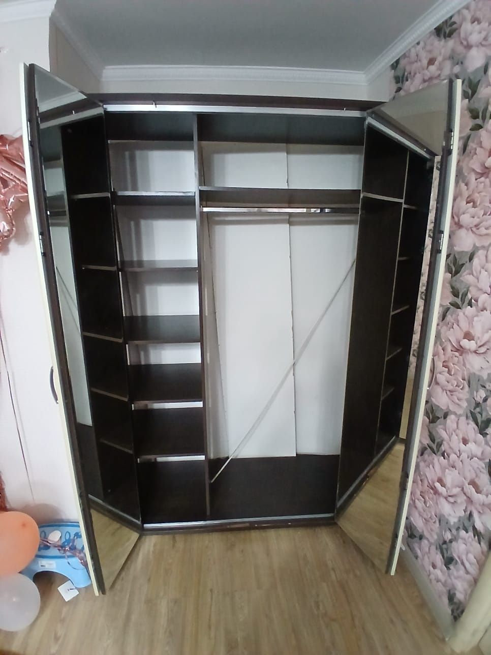 Продам шкафы есть доставка