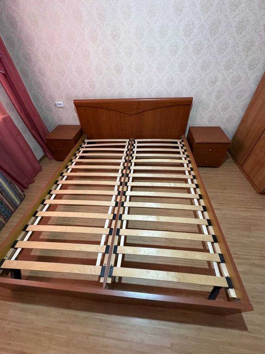 Продается срочно 2х спальная  кровать в хорошем состоянии