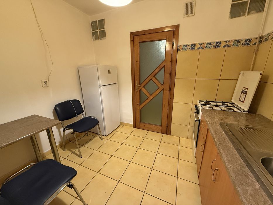 Apartament doua camere semidecomandat Rovine parter