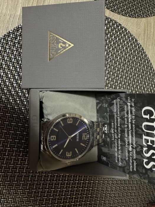 Часовник на GUESS
