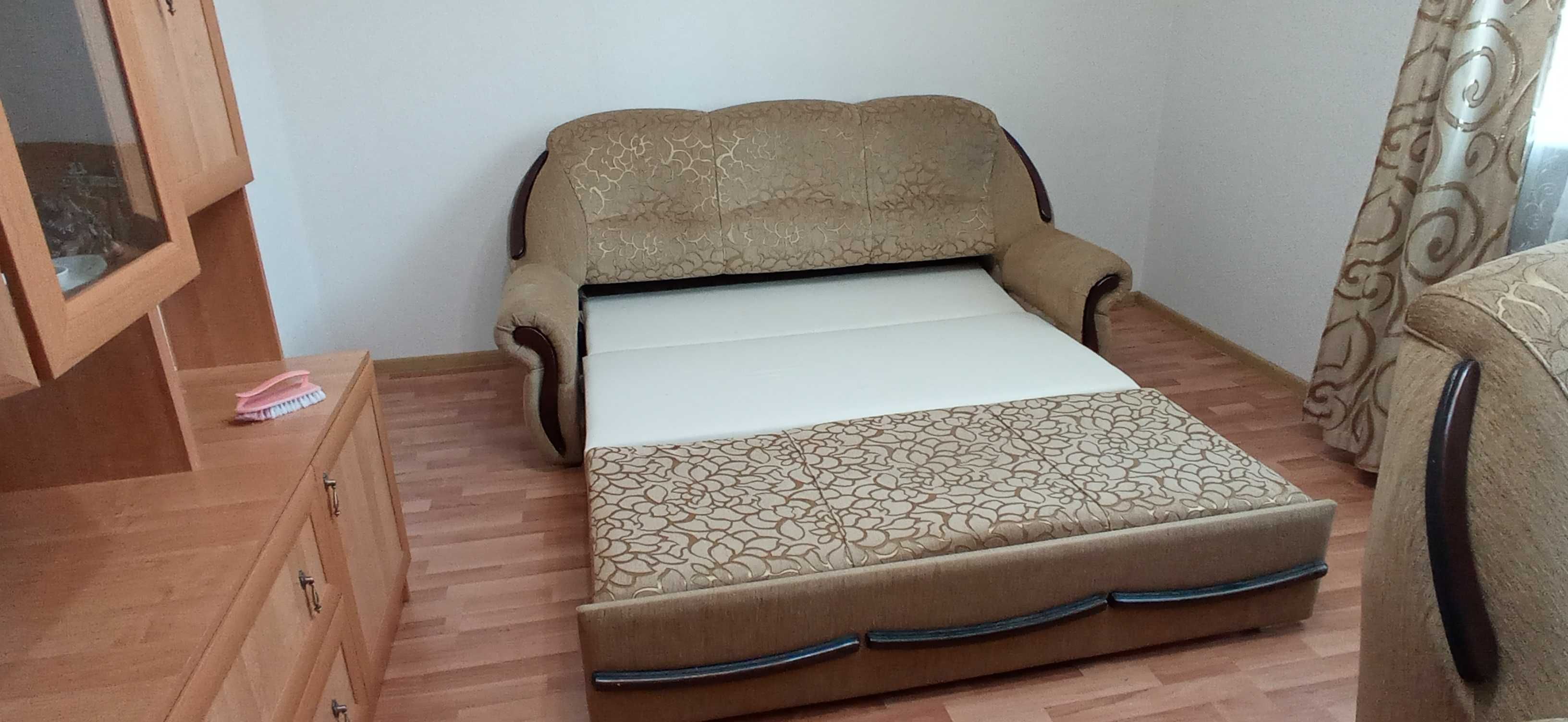 диван-кровать и 2 кресла-кровати в отл. сост.