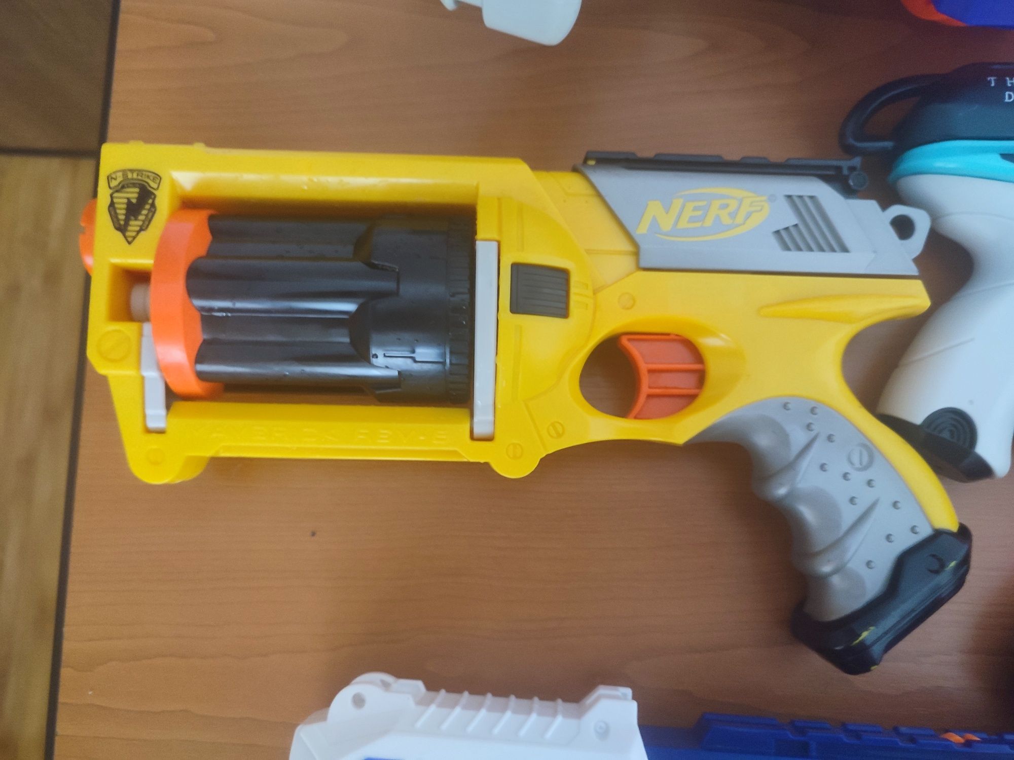 Pistoale Nerf. Pistoale X- Shot