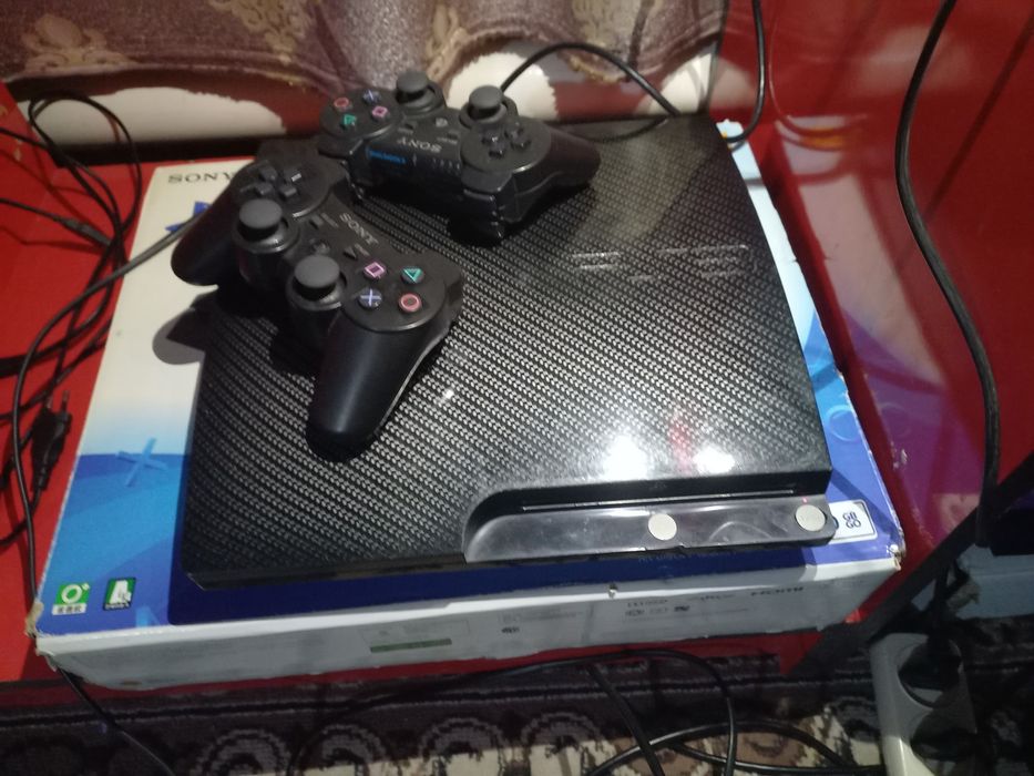 PS3 slim holati tiniq 2 ta djoystik 22 o'yinlari bor proshivfka bor.