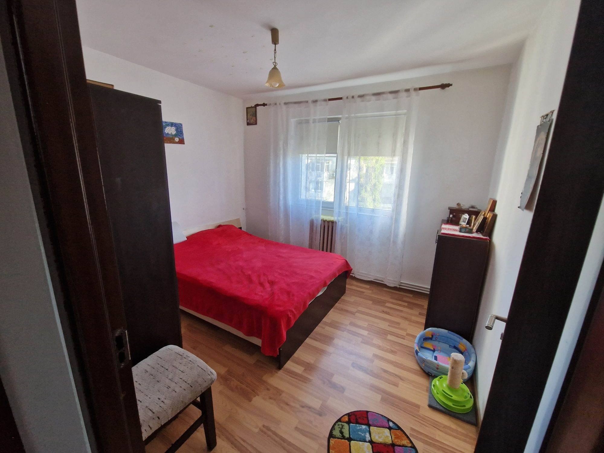 Vand apartament 3 camere