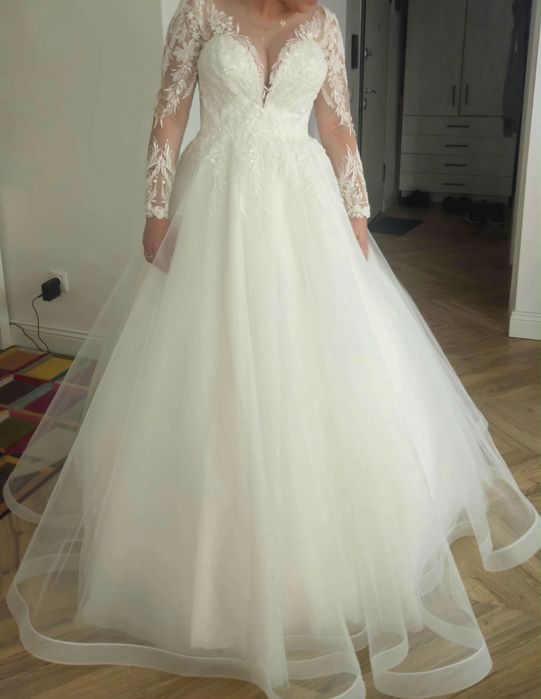 Vand rochie mireasa noua