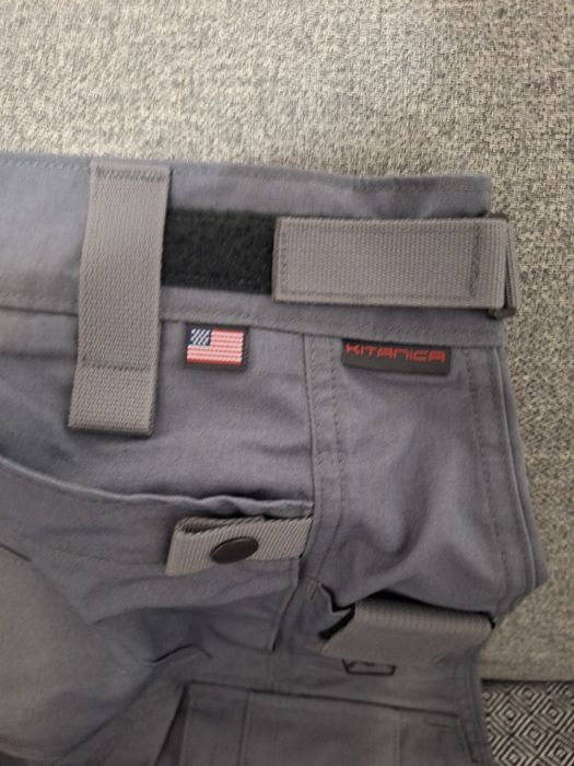 Pantaloni tactici pentru toate sezonurile.Stare noi