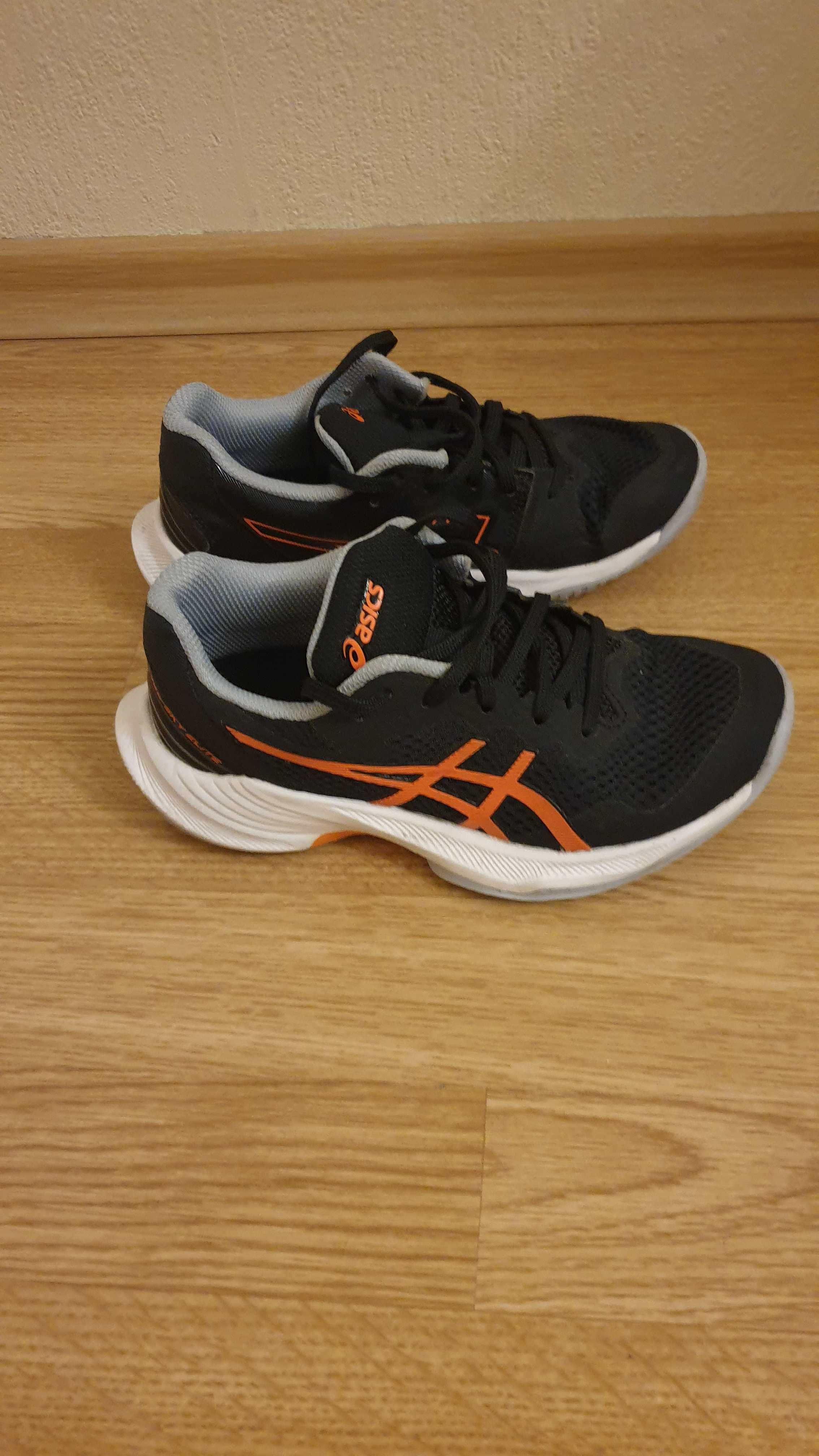 Детски маратонки за момче Asics, номера 32.5, стелка 20см.