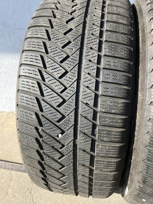 2 бр. зимни гуми 235/45/18 Continental 6 mm DOT 3518
