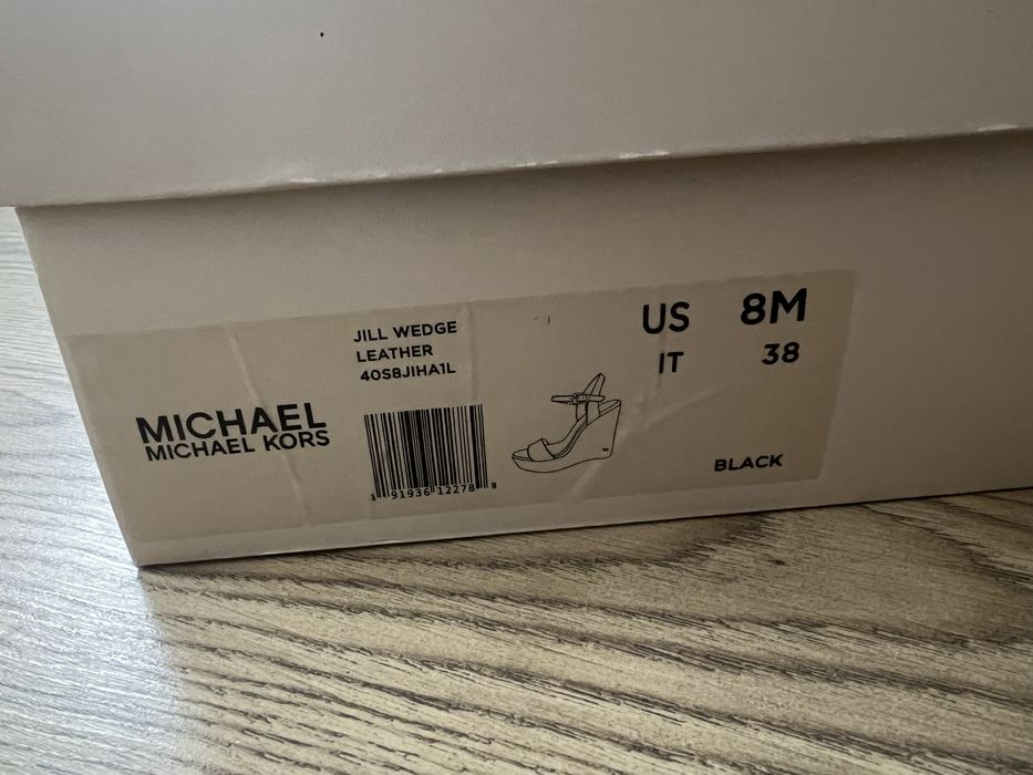 Кожени сандали на платформа Michael Kors размер 38