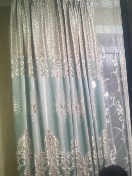 Продам красивые шторы б/у в бирюзовом цвете