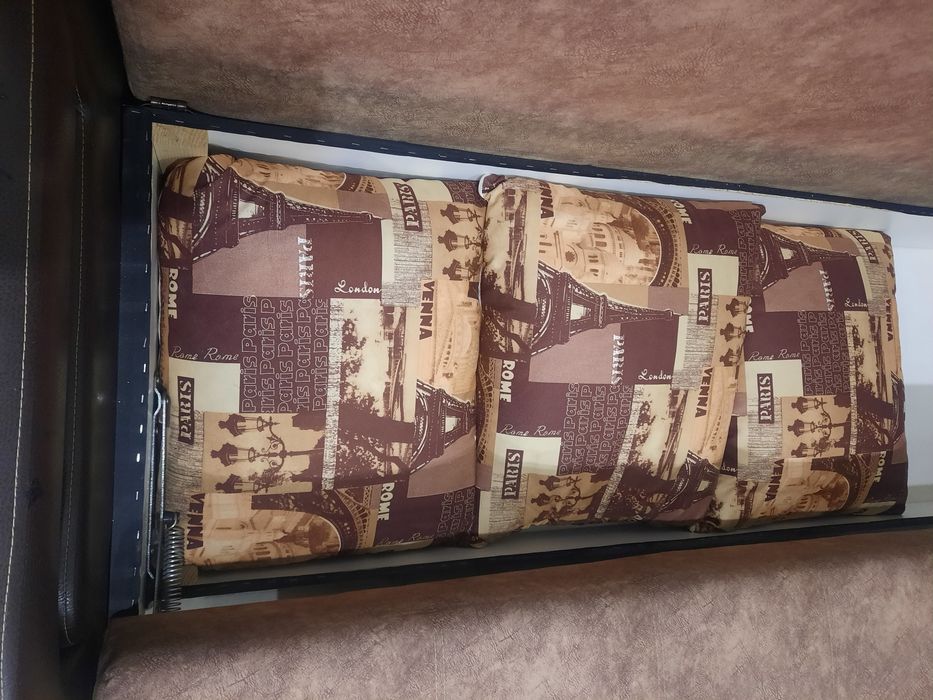 Продам диван в отличном состоянии! ТОРГ УМЕСТЕН!