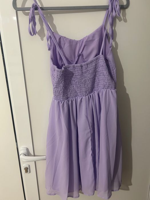 Къса лилава рокля