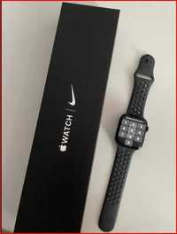 Apple Watch 7 45mm Nike Edition GPS