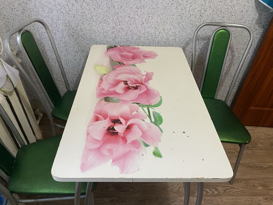 Продам стол со стульями!