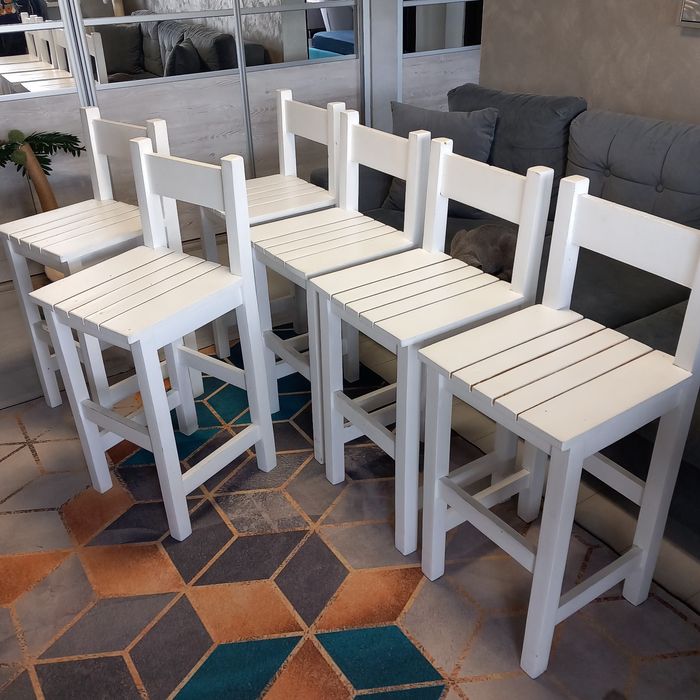 Scaune înalte pentru insulă