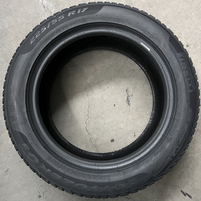2 Anvelope iarna 225 55 17 Pirelli Runflat DOT 2021