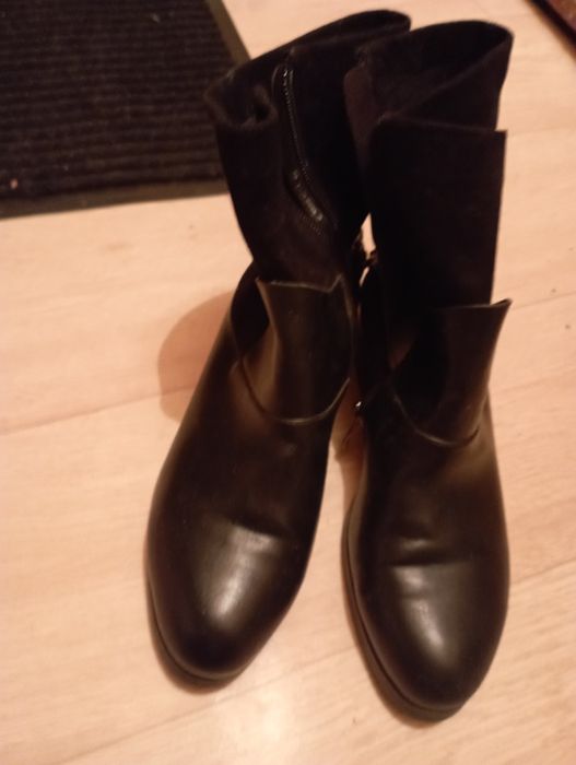 Продам полусапожки на 37 размер в отличном состоянии почти новые пару