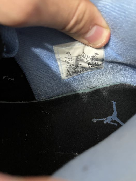 Jordan 4 University Blue