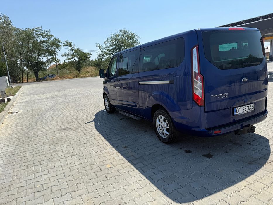 Ford Tourneo Custom 9 locuri 2.2 tdci 155 cp Piele