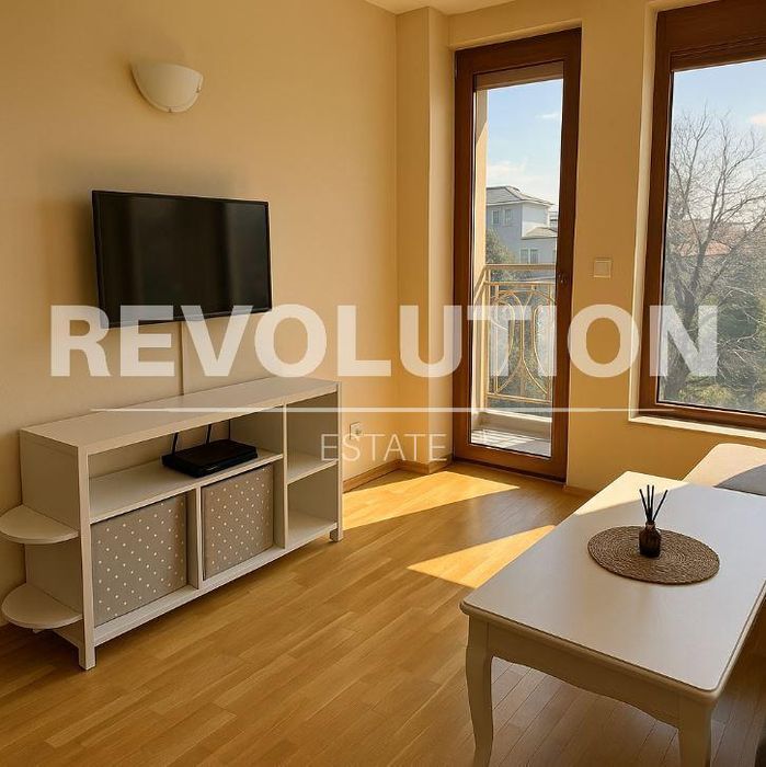 Дава се под наем Двустаен апартамент в Варна, Гръцка махала - 55 кв.м за 600 € - Снимка #1