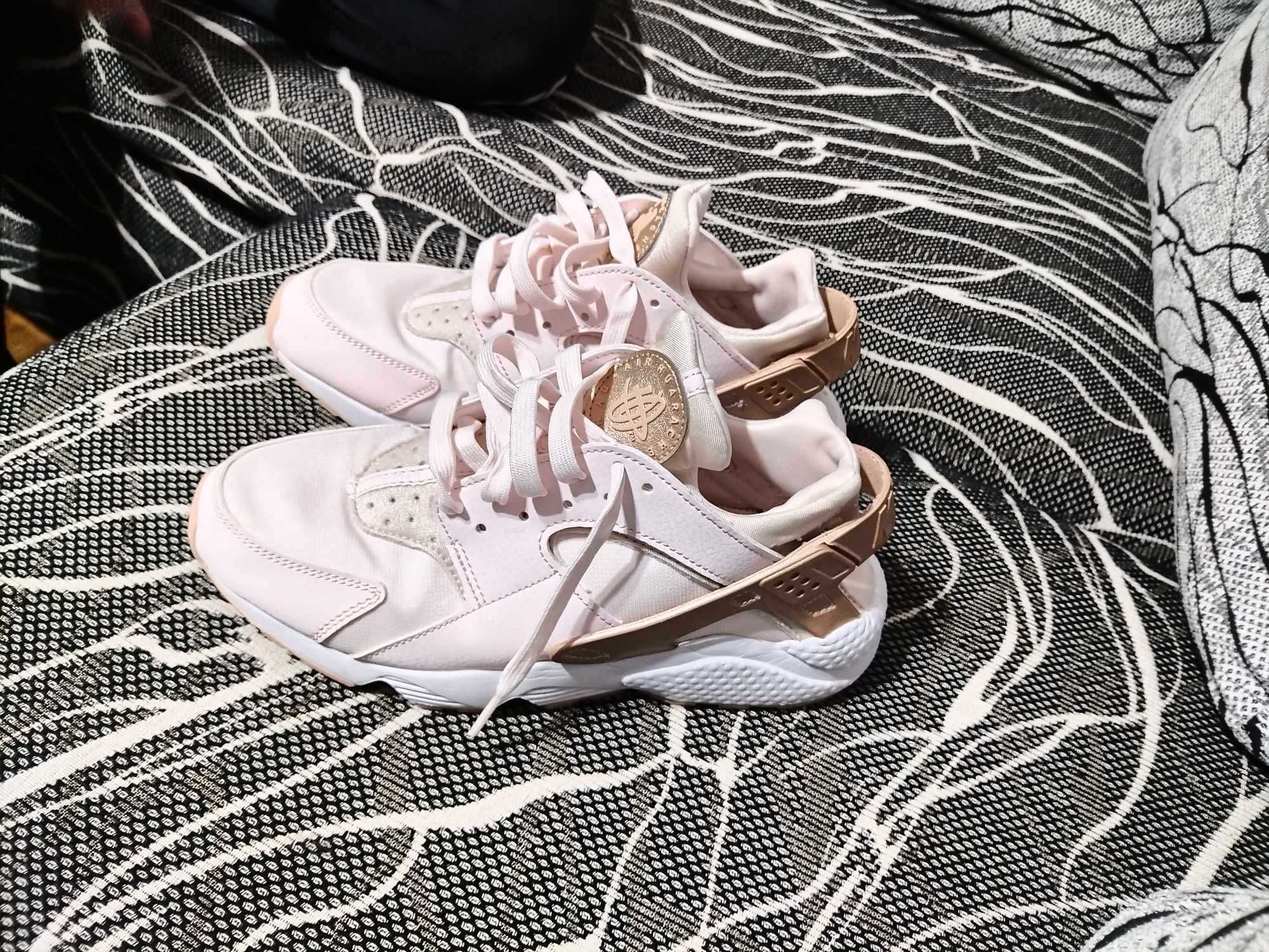 Nike Huarache номер 40(39)