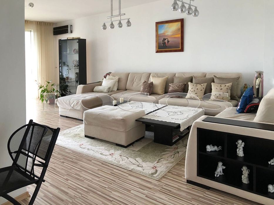 Дава се под наем Четиристаен апартамент в Варна, м-т Траката - 160 кв.м за 900 € - Снимка #3