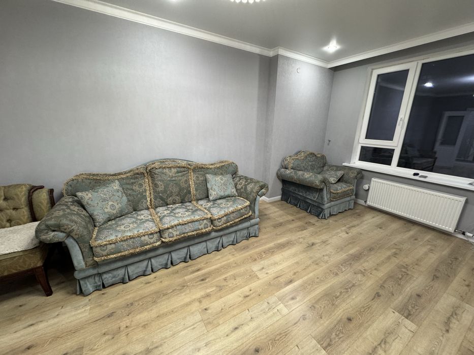 Диван и кресло 15000