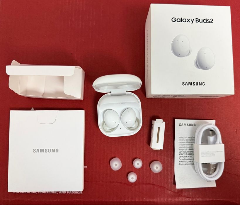 Наушники Samsung Galaxy Buds 2 в идеальном состоянии!