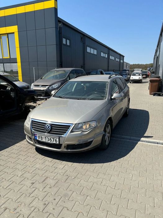 Dezmembram Volkswagen Passat B6 1.9TDI BLS