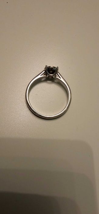 Годежен пръстен - бяло злато с диаманти