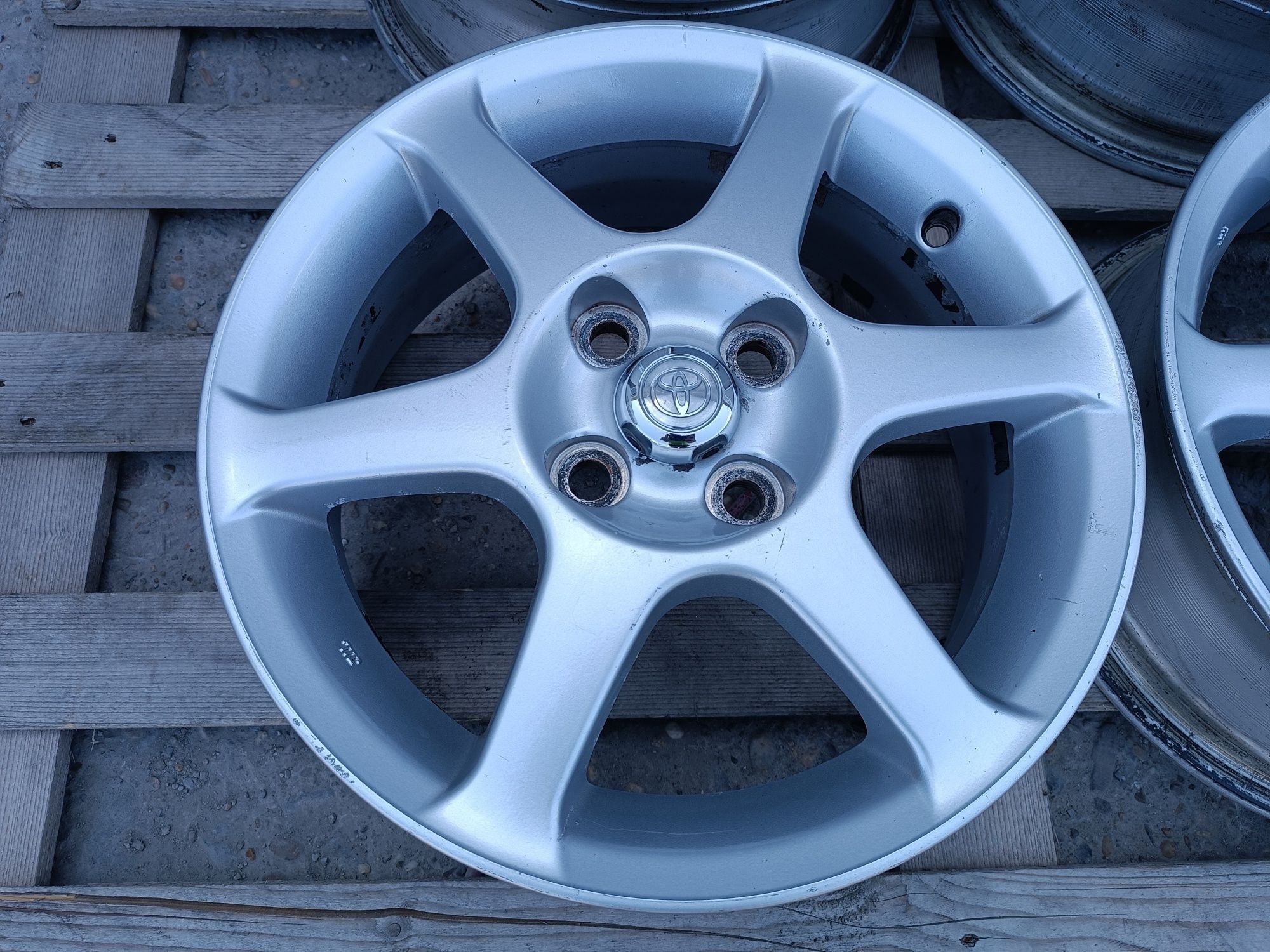 Лети джанти 15ки 4х100 Toyota