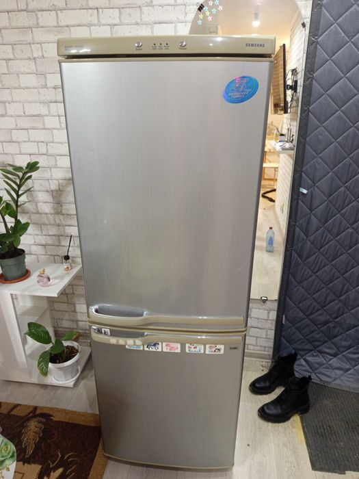 Продам холодильник