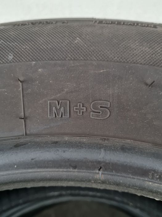 Всесезонни гуми 2 броя KORMURAN Suv 225 65 R17 дот 1522