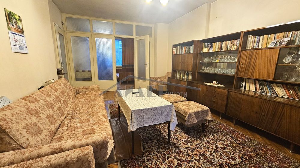 3-стаен с реална площ от 99 кв.м. в кв. Въстанически